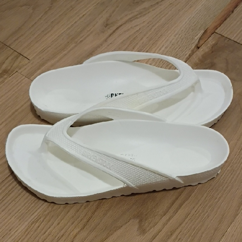 Birkenstock Honolulu Essentials Thong Sandals White Size 8